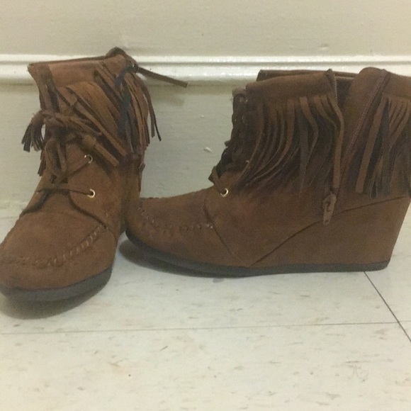 Mini wedged shoes. - Picture 3 of 3